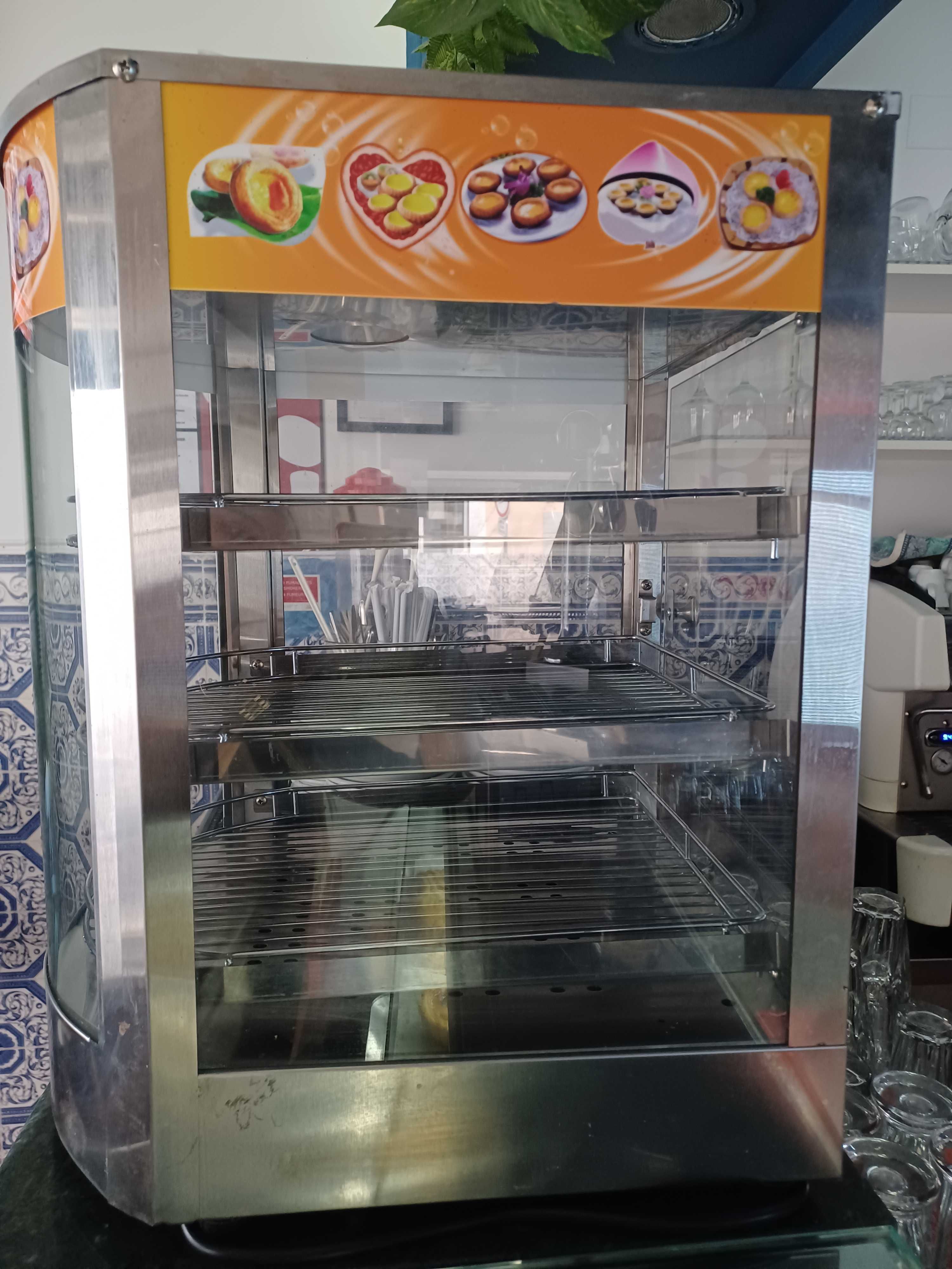 Vitrine pequena para bolos