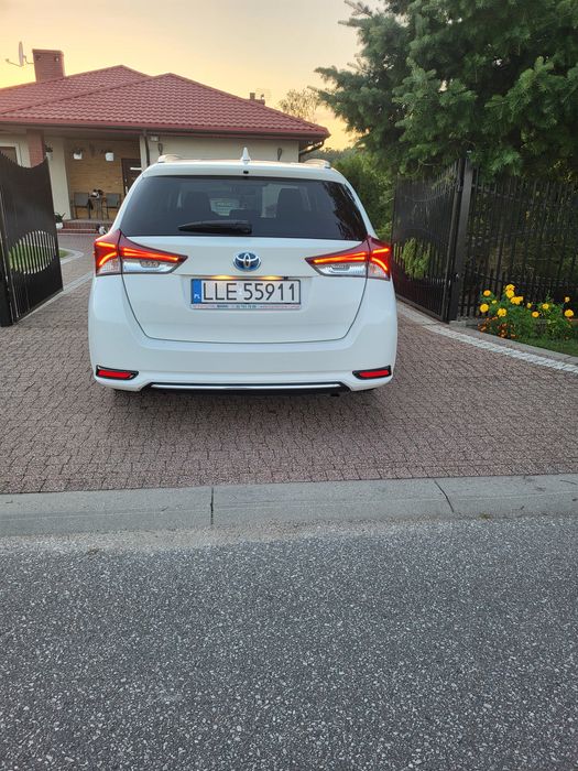 Sprzedam  Toyota auris 1.8 hybrid