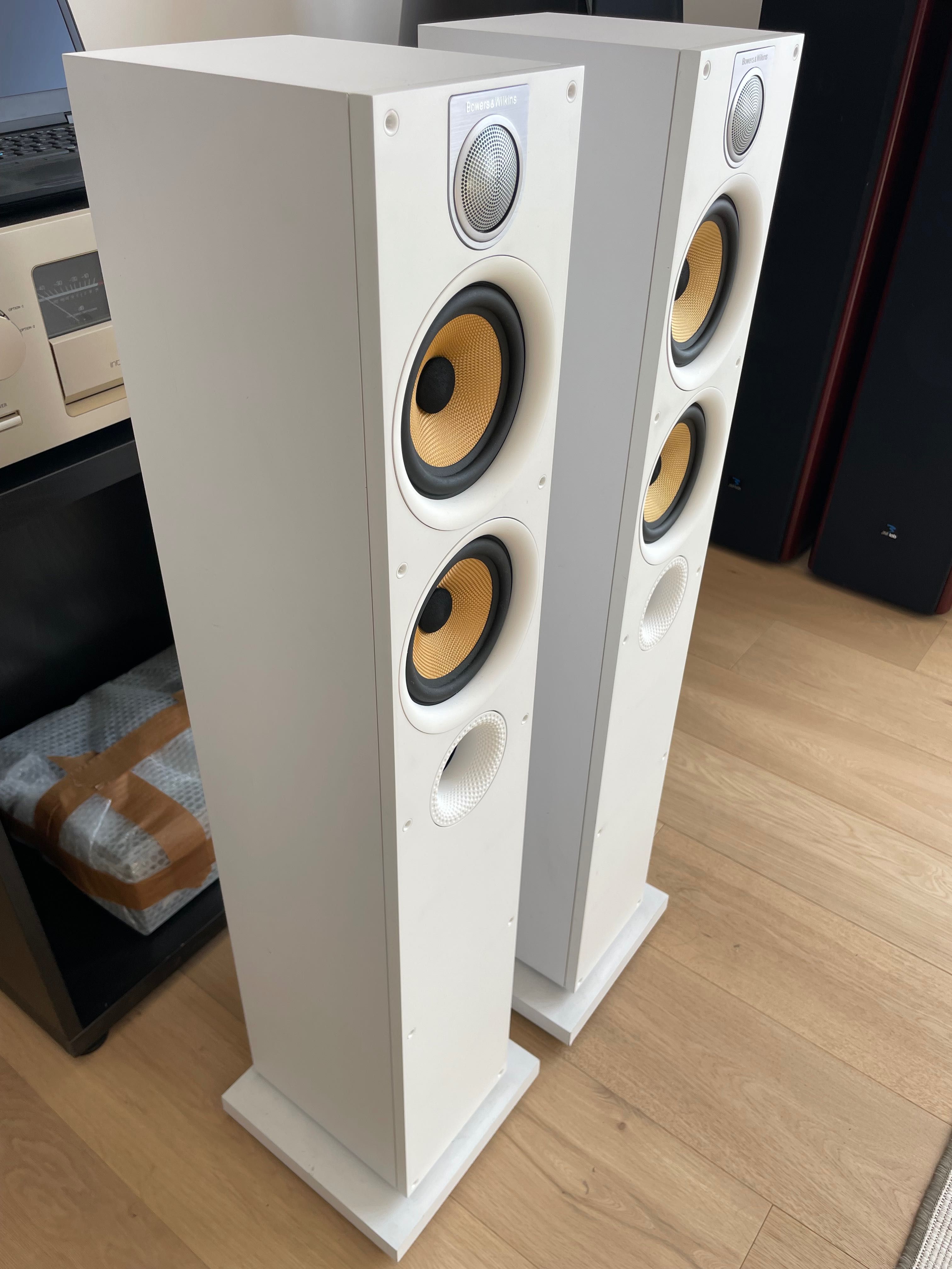 Kolumny Bowers&Wilkins 684s2