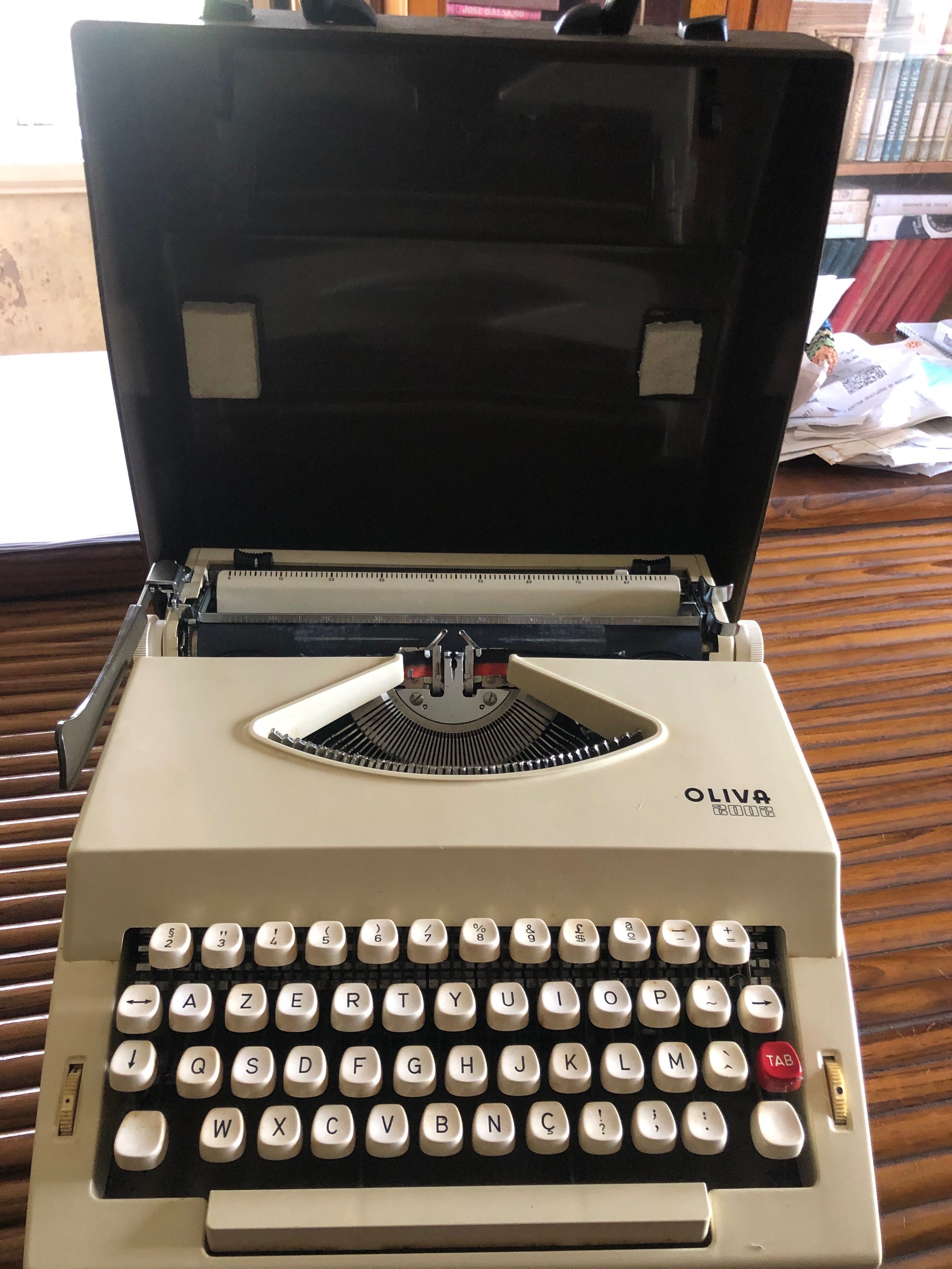 Máquina escrever Oliva 2002