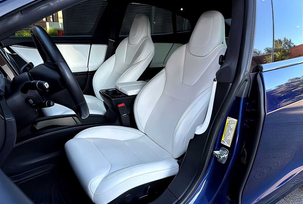 Tesla Model S      2018