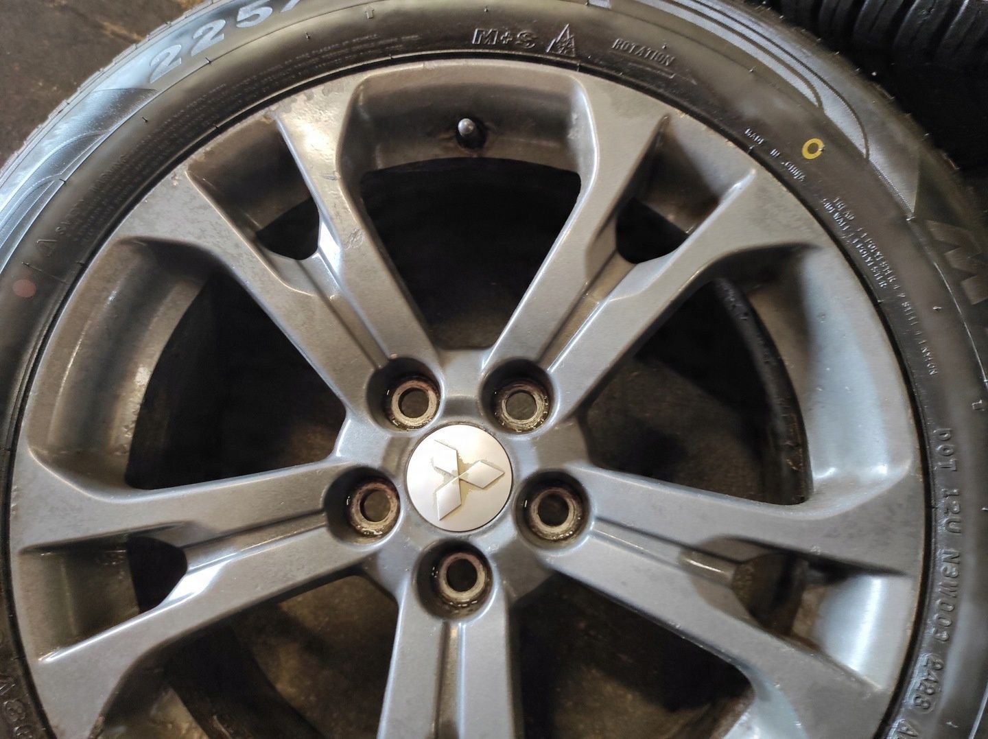 MITSUBISHI OUTLANDER III FELGI ALUMINIOWE 18 KOŁA 225/55 R18 CAŁOROCZNE