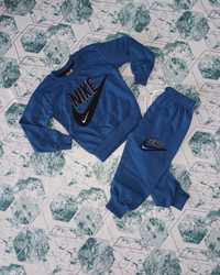 Komplet NIKE niebieski bluza spodnie 104 110