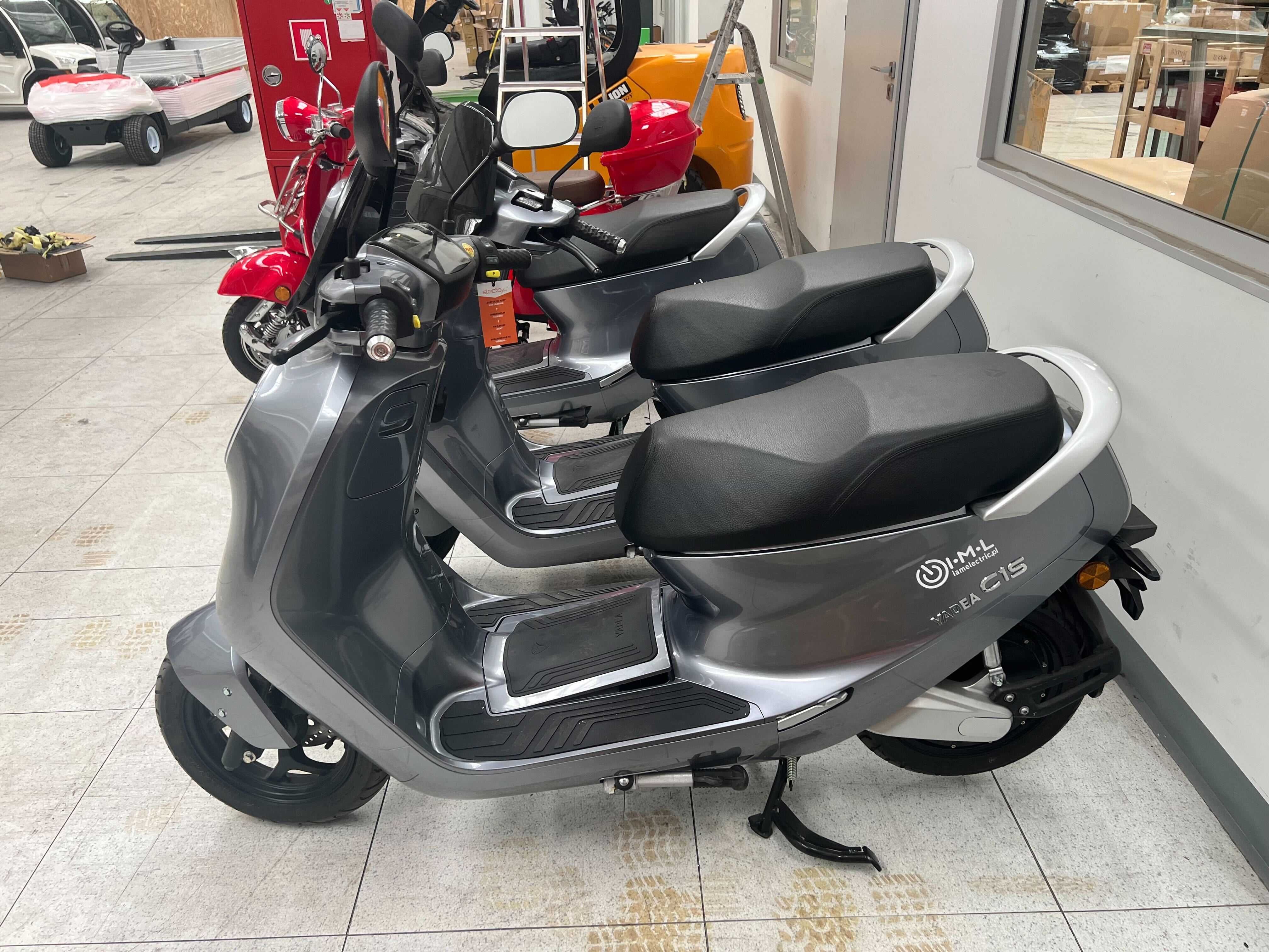 Skuter elektryczny IML Yadea C1S szary