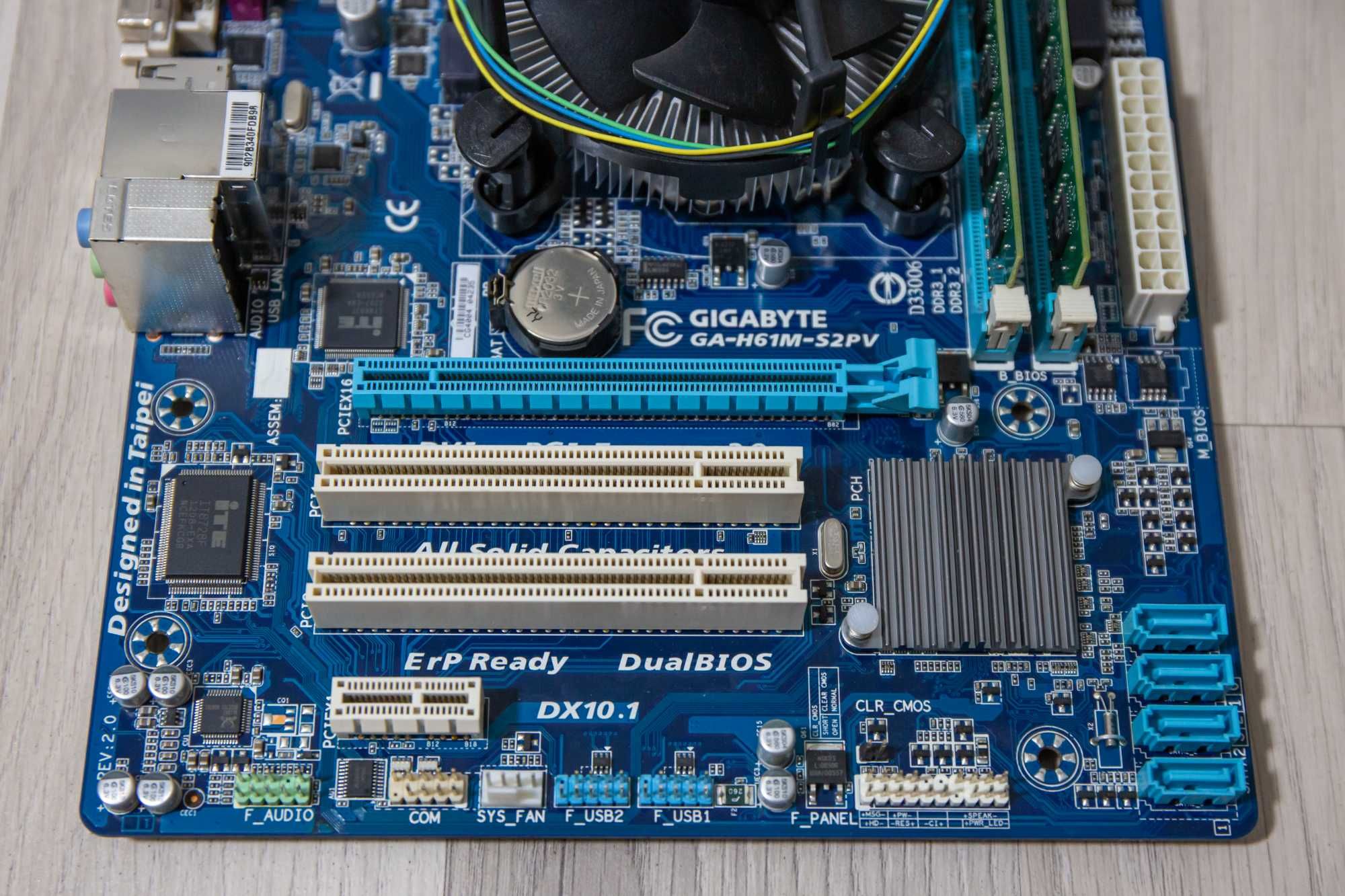 Gigabyte GA-H61M-S2PV +G645 +4GB ram