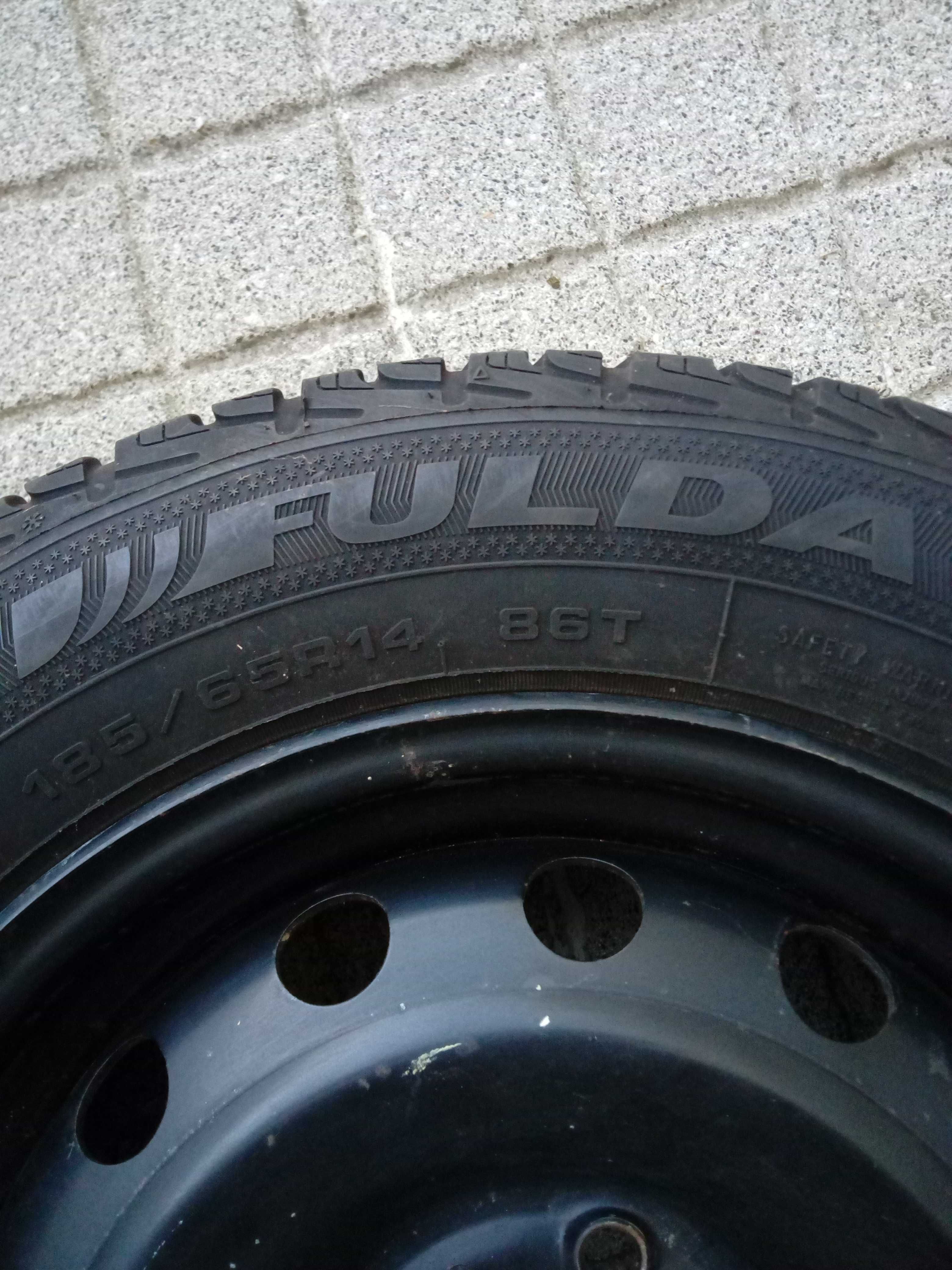 Pneu e jante praticamente novo 185/65 R14