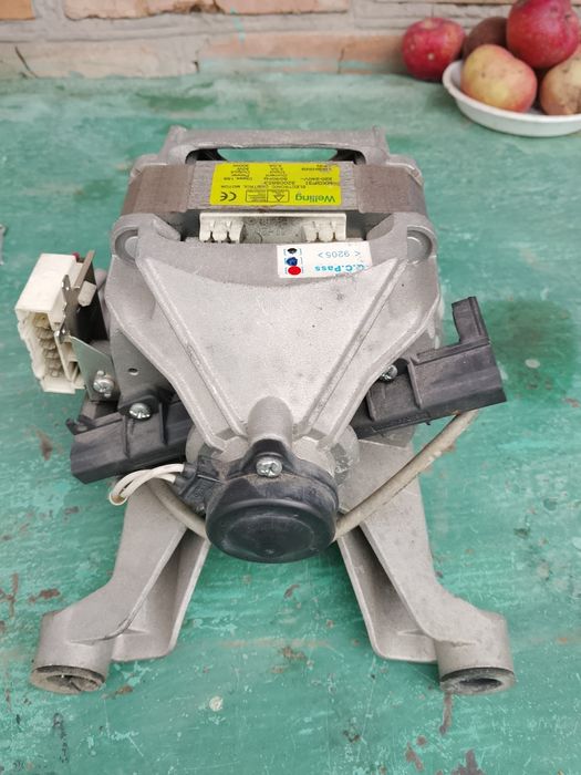 Двигун до пральної машини