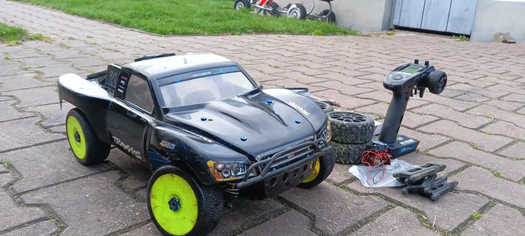 Auto RC traxxas slash