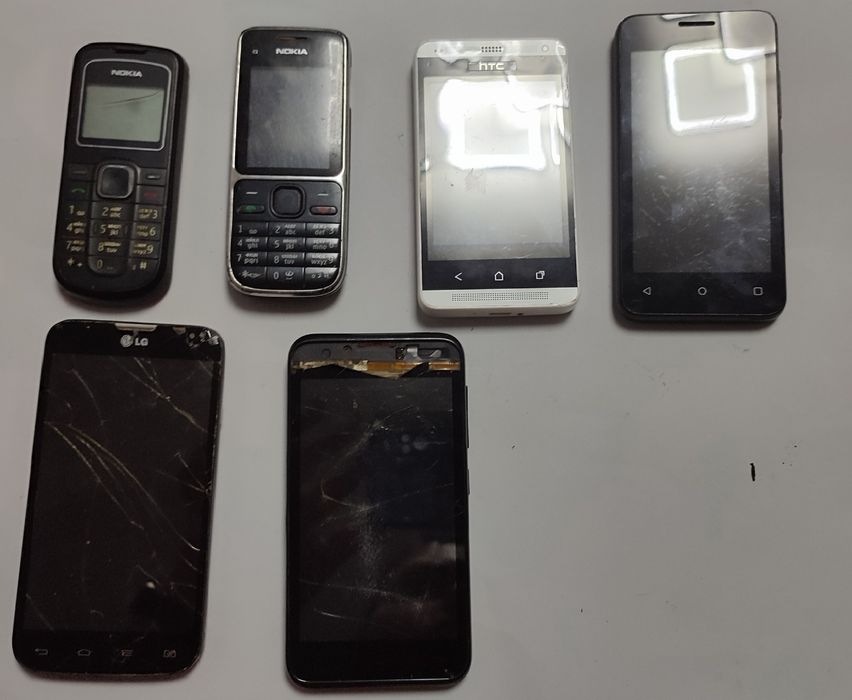 Продам телефони на запчастини/запчасти