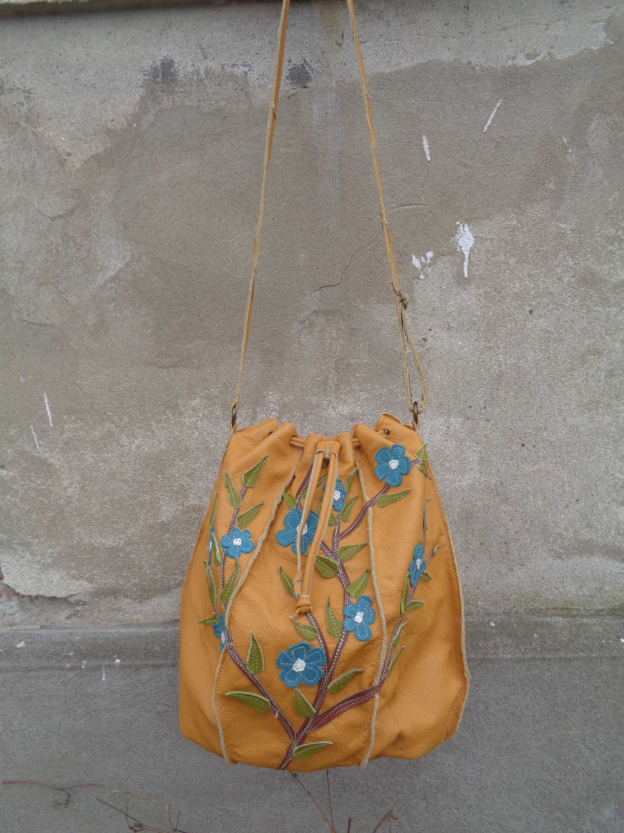 Artystyczna duża skórzana torba-worek z gałęzią i kwiatami.   Handmade