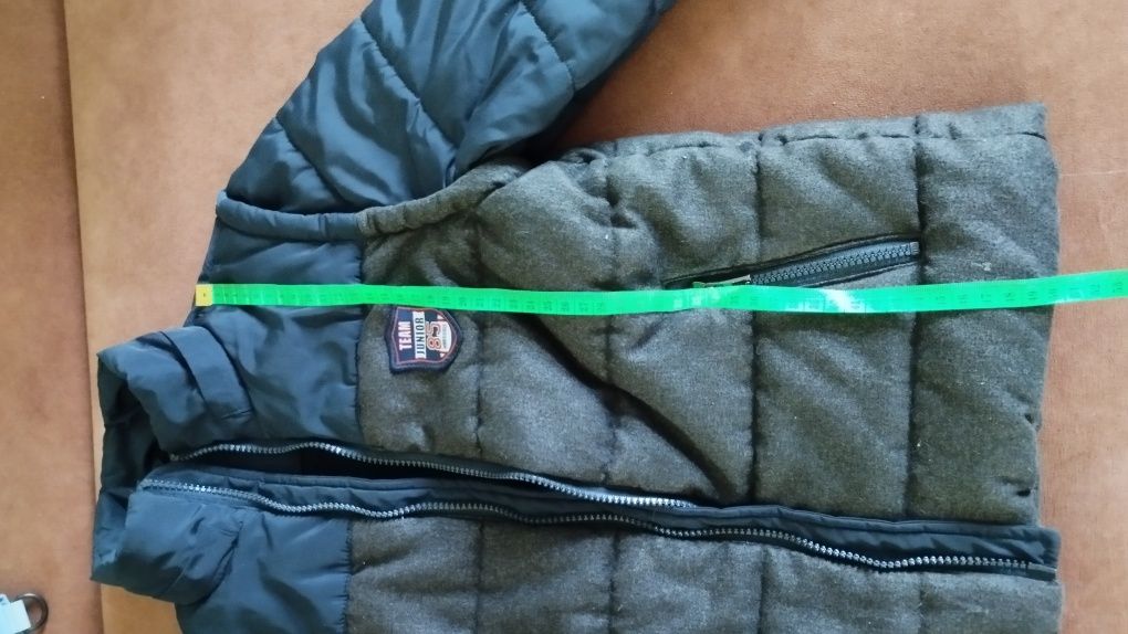 Продам курточку дитячу