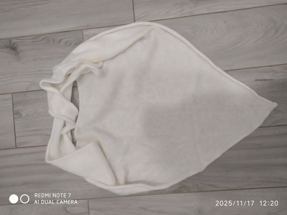 Продам бактус шаль білий ангора