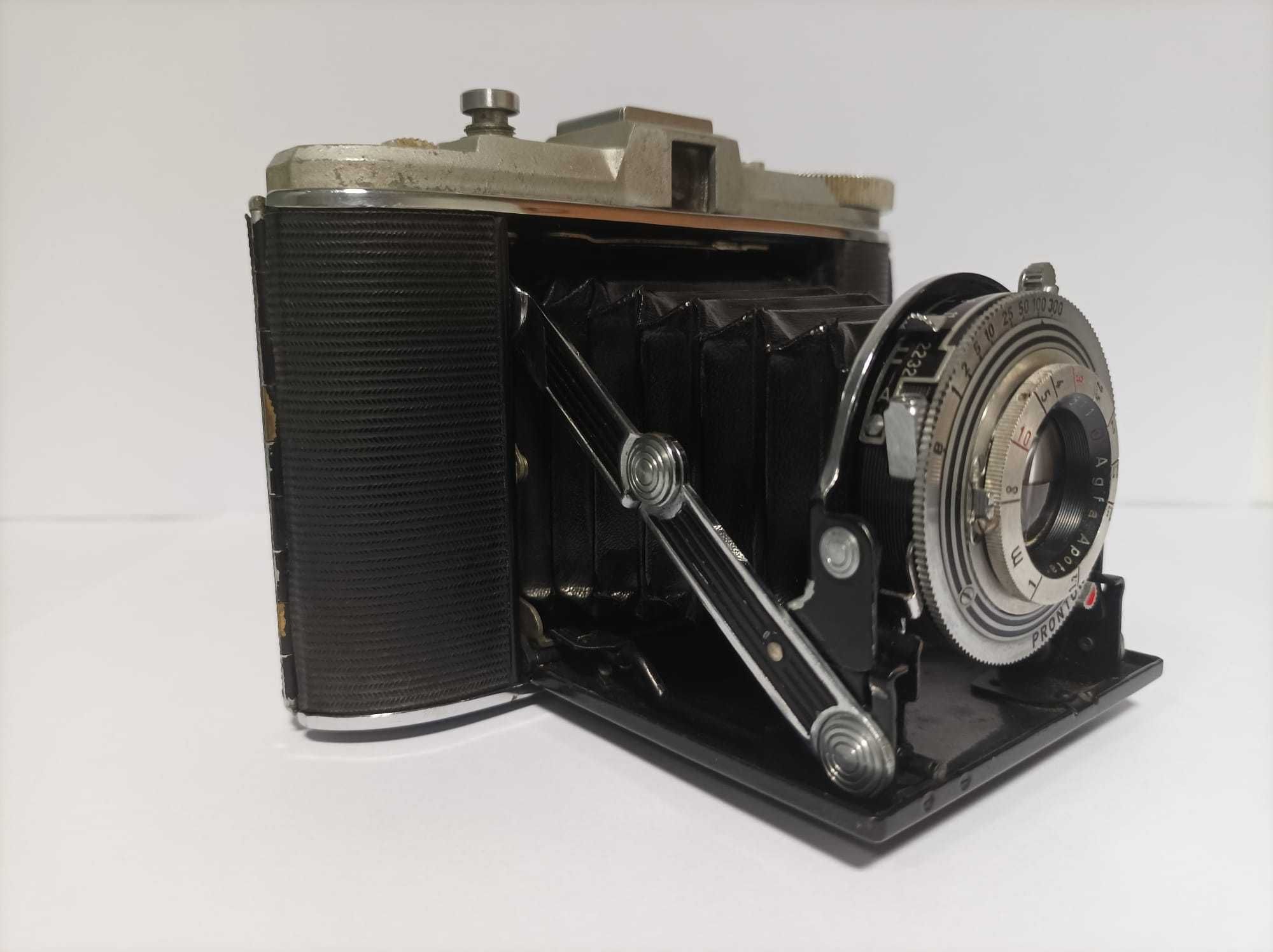 Máquina fotográfica de fole antiga - AGFA Isolette