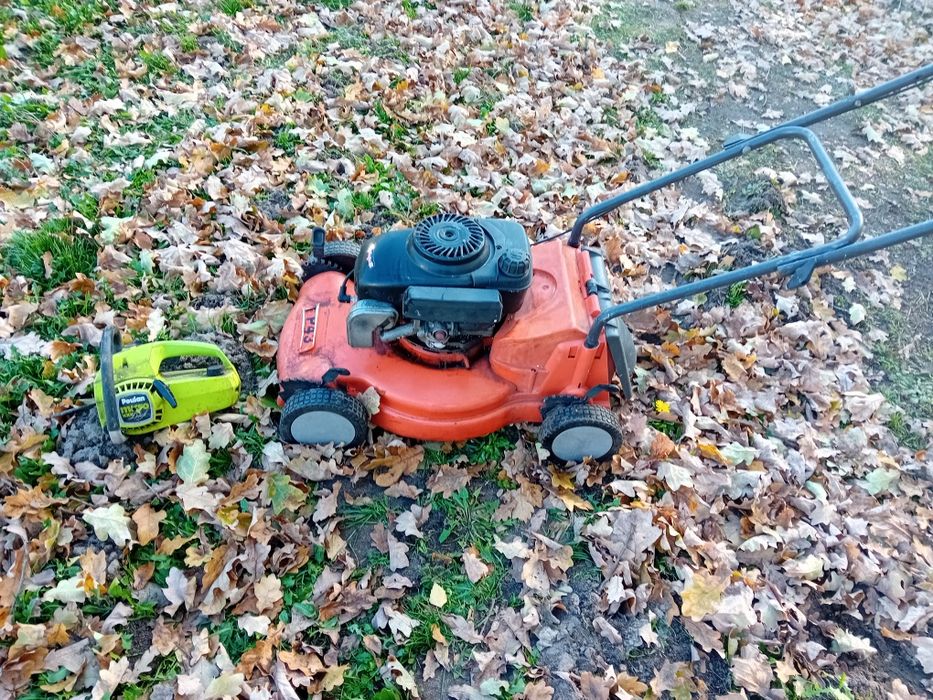 Oddam za darmo kosiarkę  i piłę spalinową na części , za czteropak