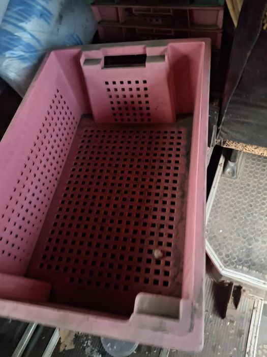 Ящики пластикові, пластмас