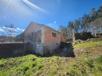 Quintinha rural em fase de reconstrução