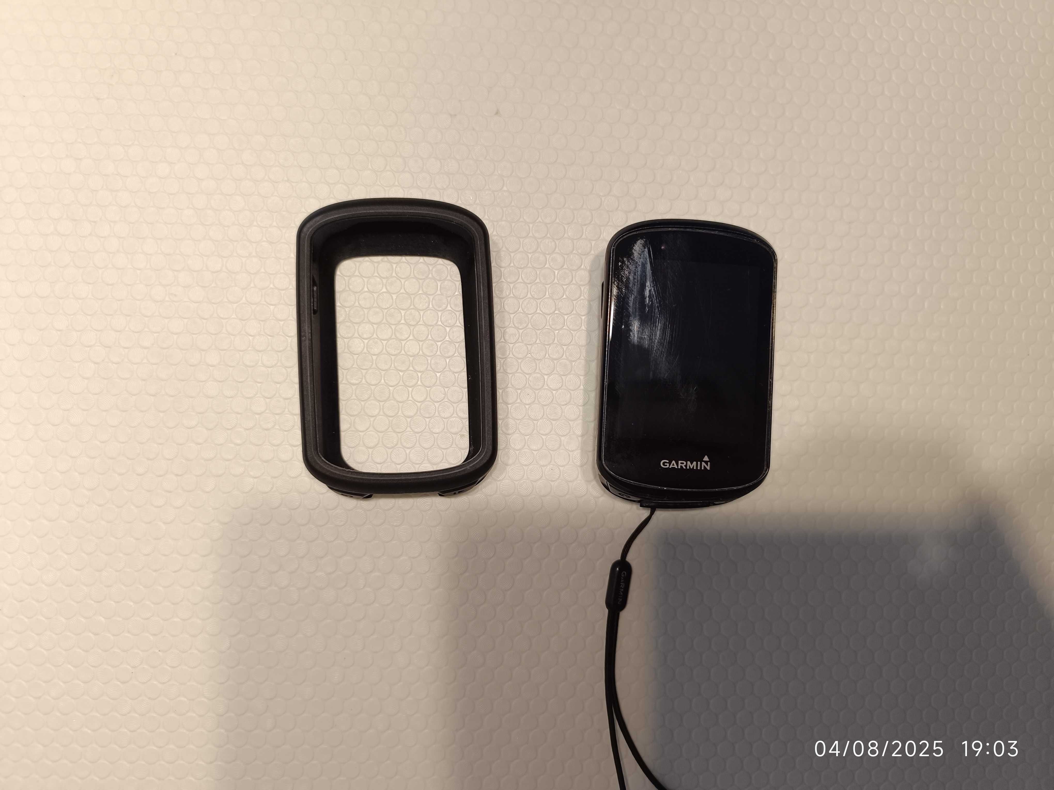 Vendo GPS Garmin 830.