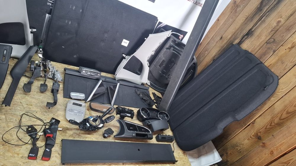 Пластик салону Peugeot 3008 пластмаси салона пежо 3008