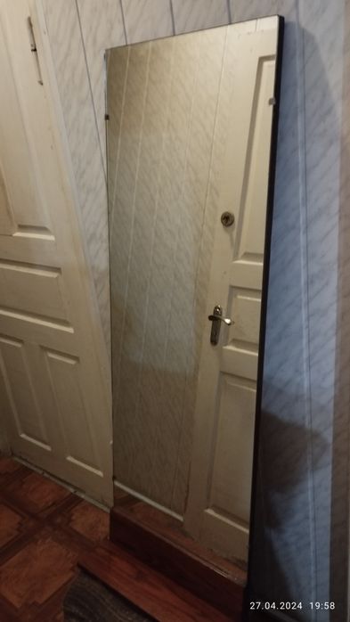 Зеркало навесное для прихожей