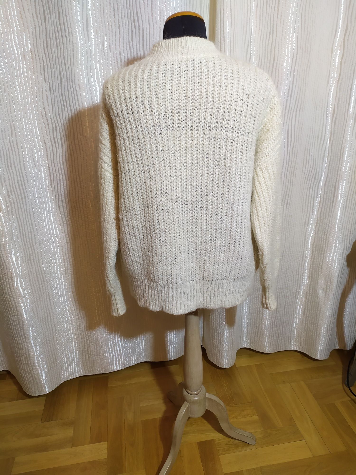 Sweter wełniany damski