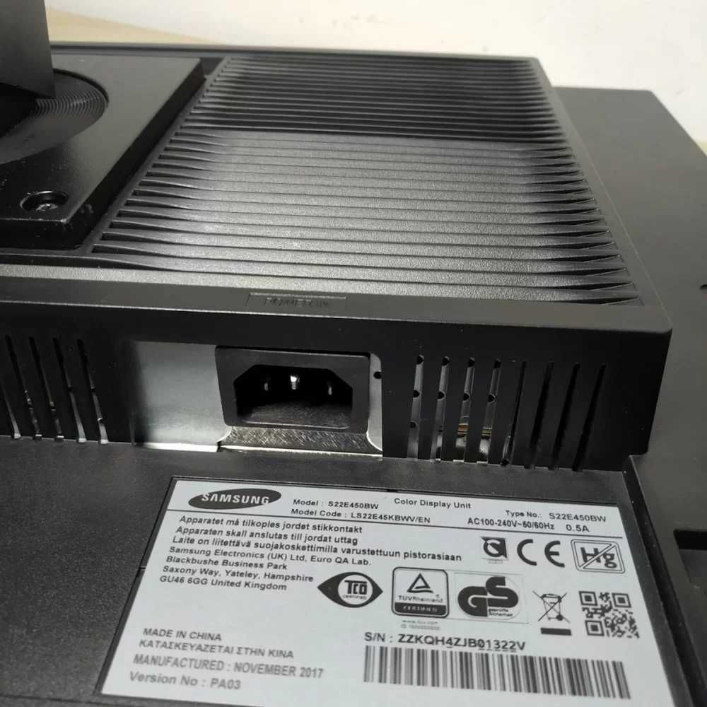 Монітор б/в 22" Samsung S22Е450BW (TN / 1680x1050 / DVI / VGA