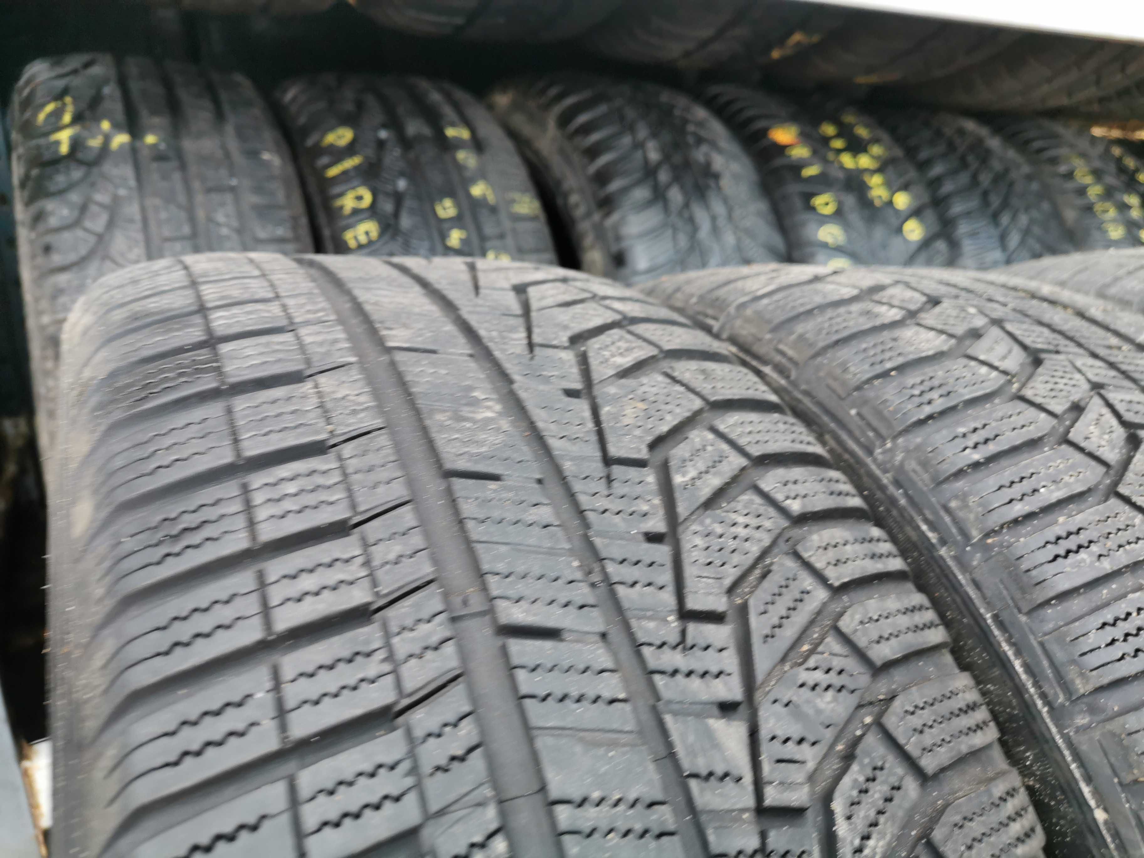 Hankook Winter I'cept evo 2 245/40r19 98V Rant ochronny N1186