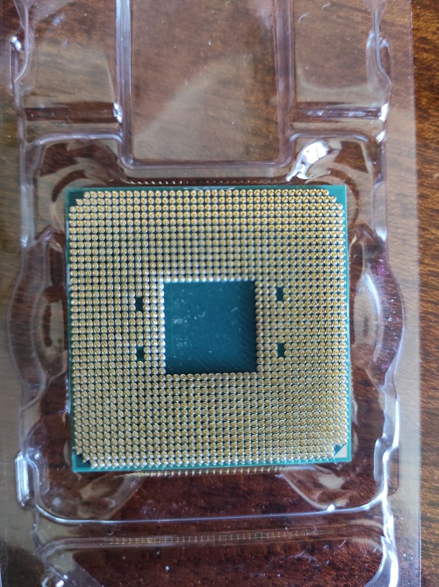 Процесор AMD Ryzen 5 2600x