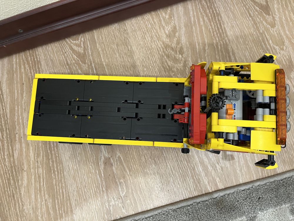 Лего Техник набор 8109,  названием Грузовик с платформой  LEGO Technic