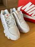 NOWE!!MęskieNikeShox`ModnySneakersy WhitePiękneUnisex.43
