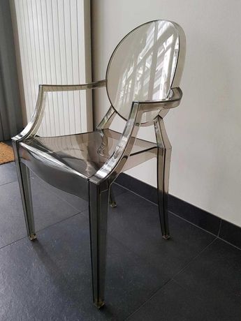 Krzesła z poliwęglanu