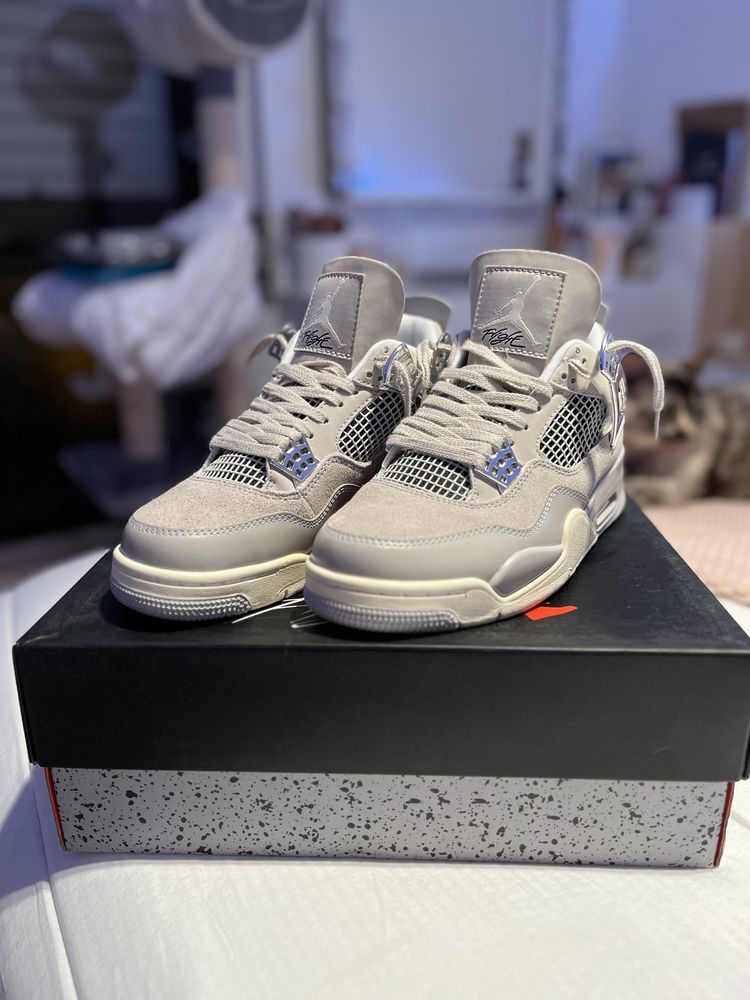 Air jordan 4 frozen moments