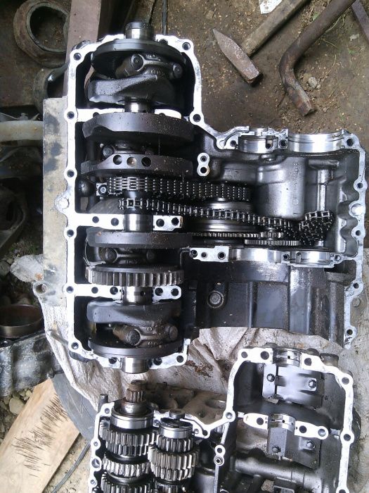 Двигун  Yamaha FZR-1000, CR125R