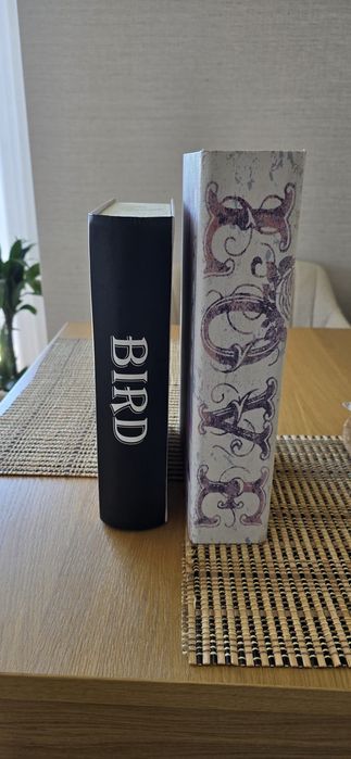 Vendo 2 caixas decorativas com arrumação