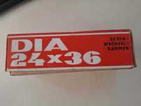 Ramki plastikowe do slajdów 24x36 mm produkcji GDR w kartonik szt dwa.