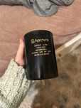 Aerovox kondensator 3300uf 400 VDC