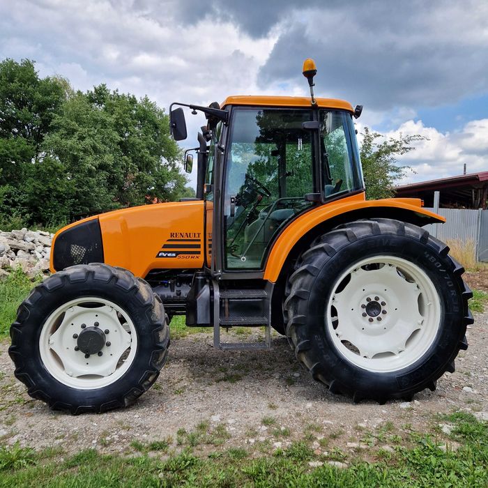 Renault Ares 550 nie Massey Ferguson