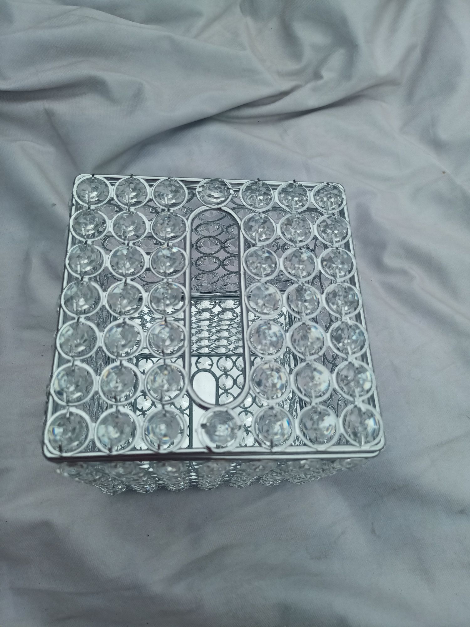 kwadratowy diamentowy pojemnik