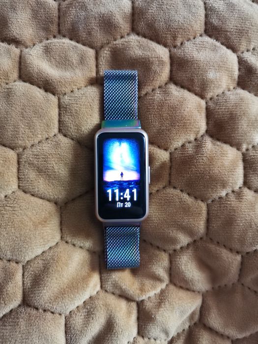Huawei band 7 новий смарт годинник