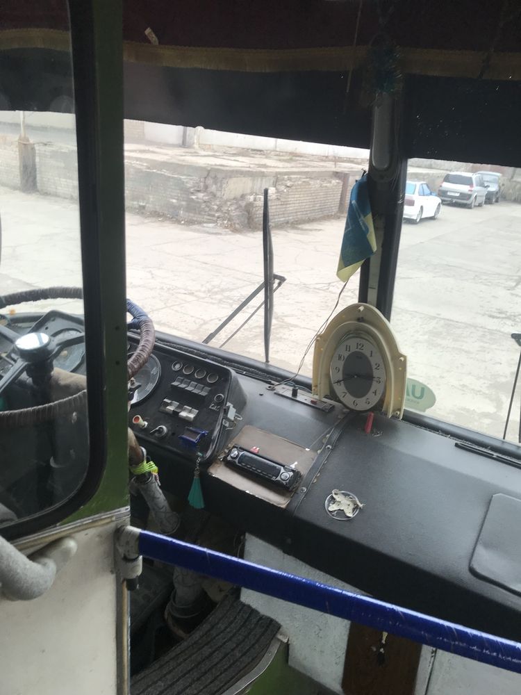 Автобус лаз