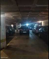 Garagem em frente às Torres de Lisboa (Abrantina) - com segurança 24h