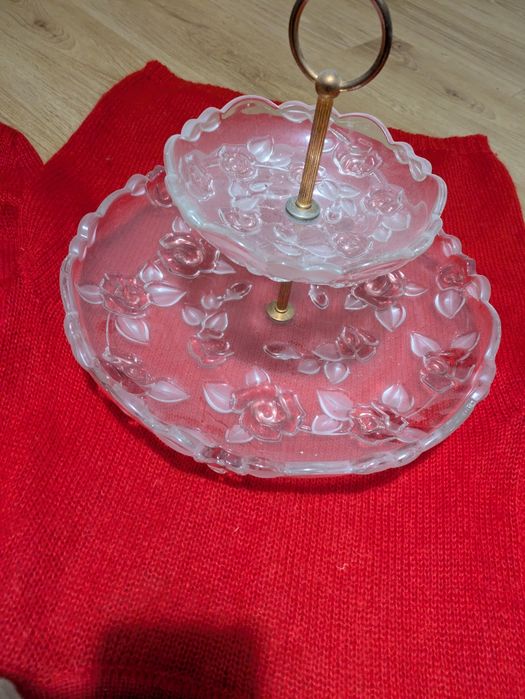 На новый год блюда друхяросное и 3 отделения,Каркас палатки 3*3 м без