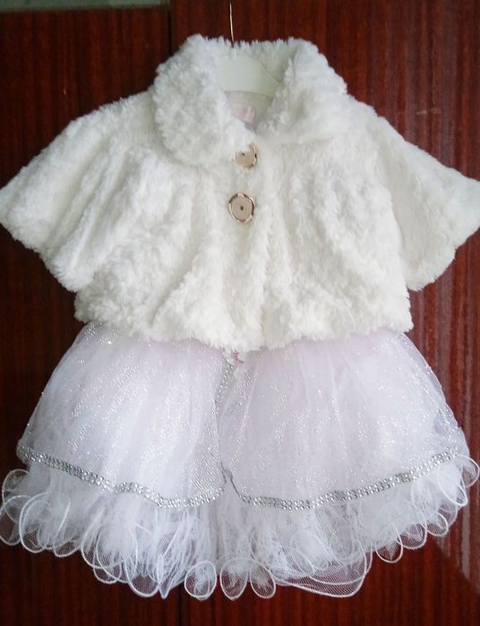 Святкова сукня і шубка на 3-4,5 рочки.