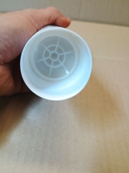 poliuretanowy klej konstrukcyjny do drewna i innych materiałów.