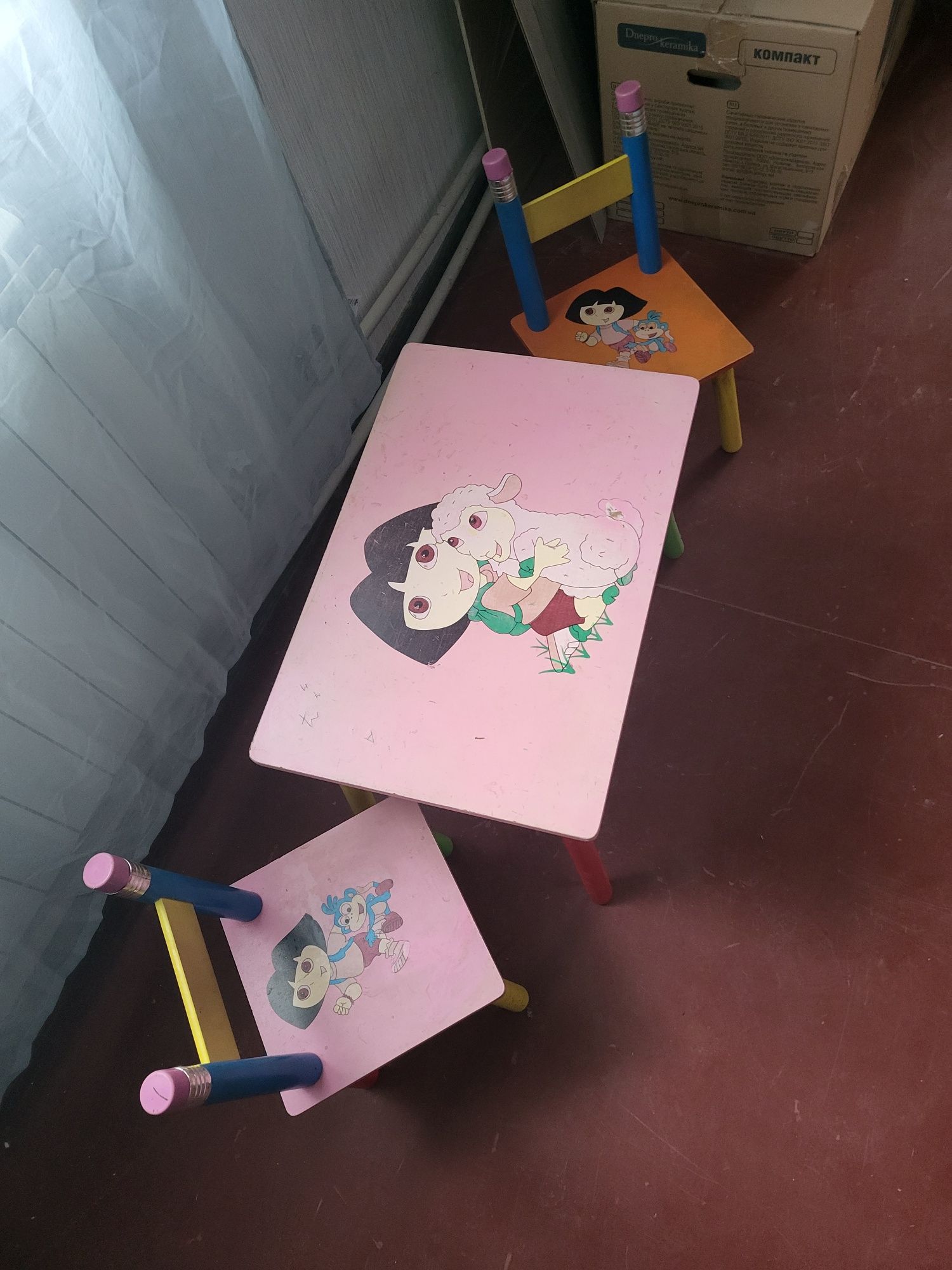Дівчача меблі для малювання
