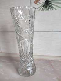 wysoki kryształowy wazon