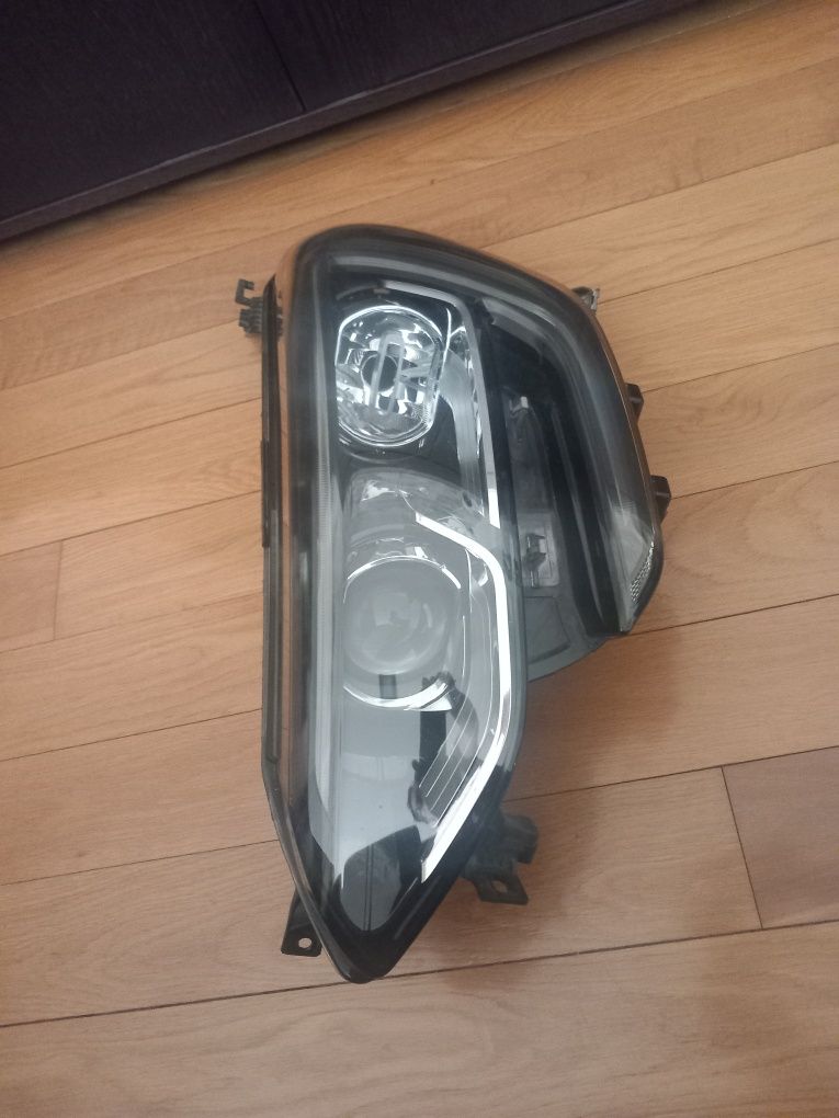 Farol optica frente esquerda LED original Renault Megane IV ano 2018