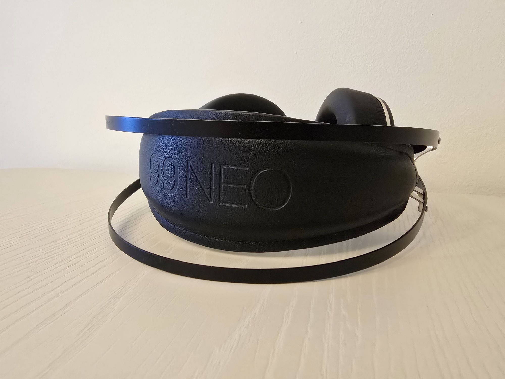 Headphones Meze 99 Neo