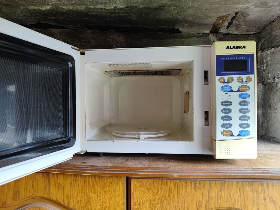 Mikrofalówka z Grillem Alaska MWD110G Sprawna