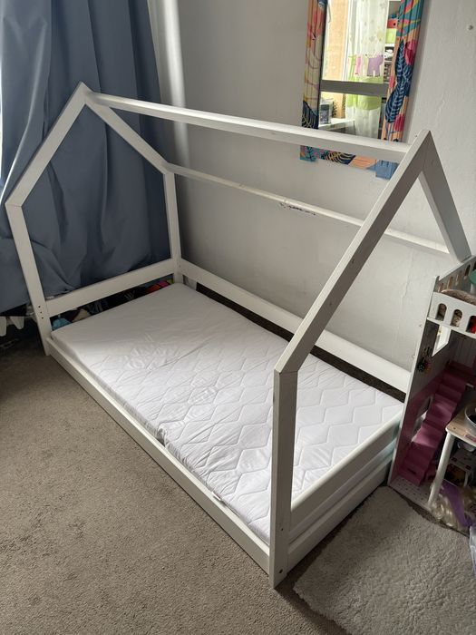 Fajne łóżko dziecięce domek 160x80 stan bardzo dobry do negocjacji