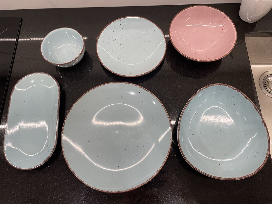 Zastawa stołowa serwis obiadowy skorupka jajka talerze miski miseczki